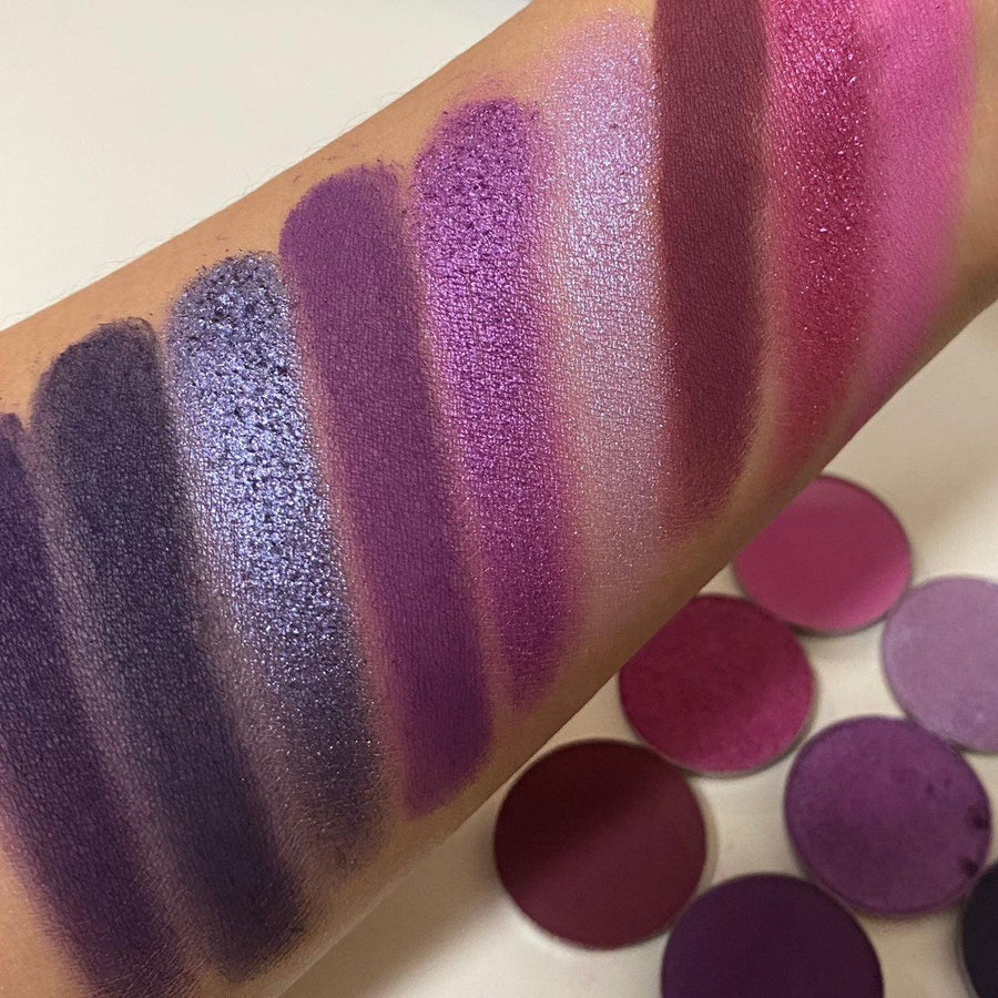 Very Peri Eyeshadow Palette - Pantone color of the year 2022 - Makeup Palette Pro