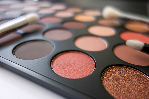 Metallic-Eyeshadow-palette
